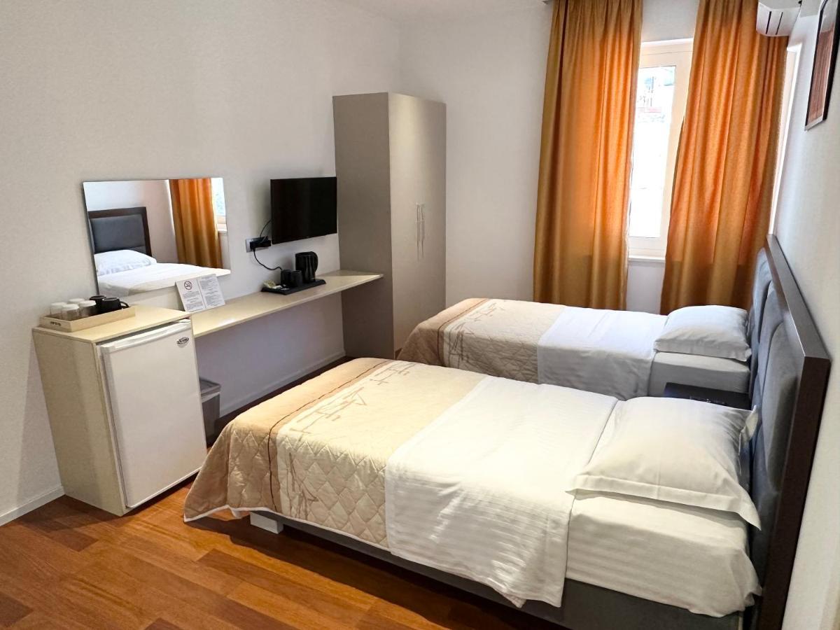 3B Suites Boutique Hotel Саранда Экстерьер фото
