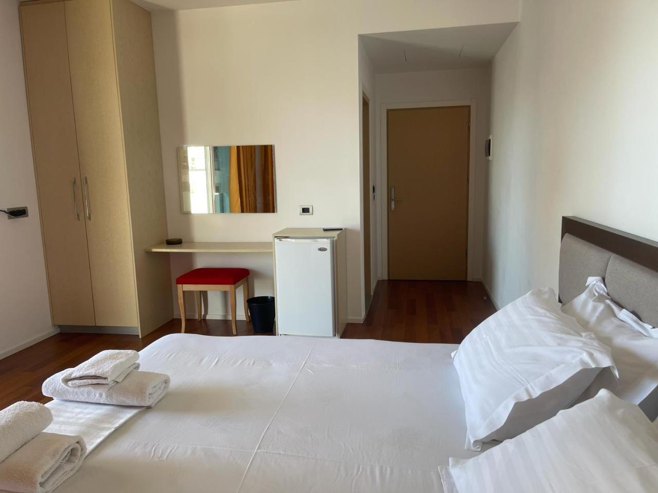 3B Suites Boutique Hotel Саранда Экстерьер фото